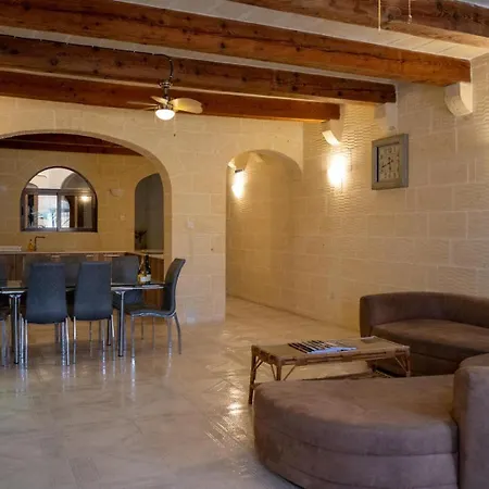 4 Bedroom With Private Pool Casa de Férias *