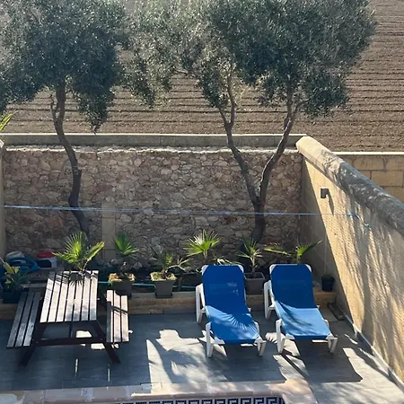 بيت للعطل 4 Bedroom With Private Pool *