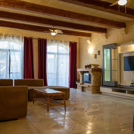 4 Bedroom With Private Pool * Gharb (Gozo)