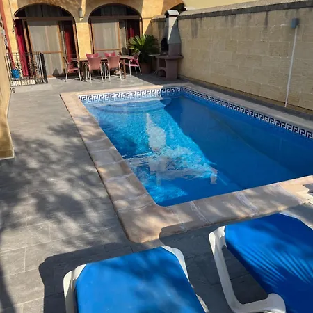 4 Bedroom With Private Pool Gharb (Gozo)