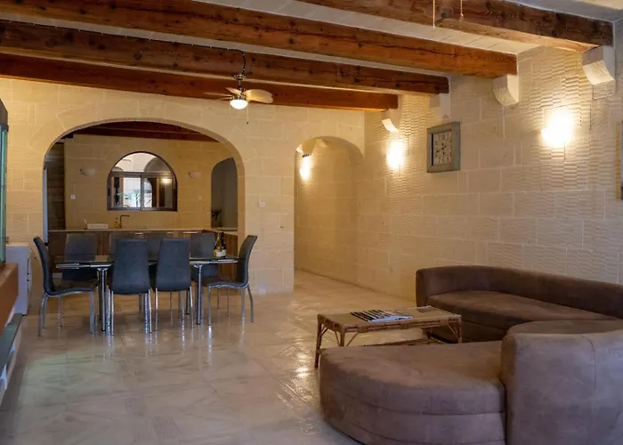 4 Bedroom With Private Pool 펜션 *