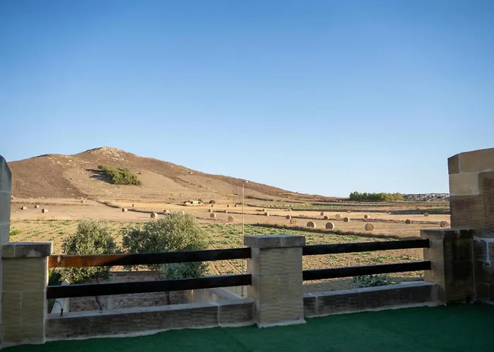 4 Bedroom With Private Pool 가르브