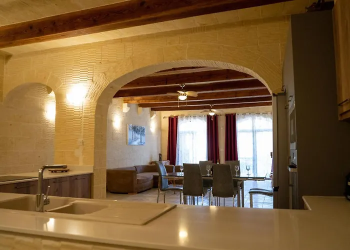 4 Bedroom With Private Pool * 가르브